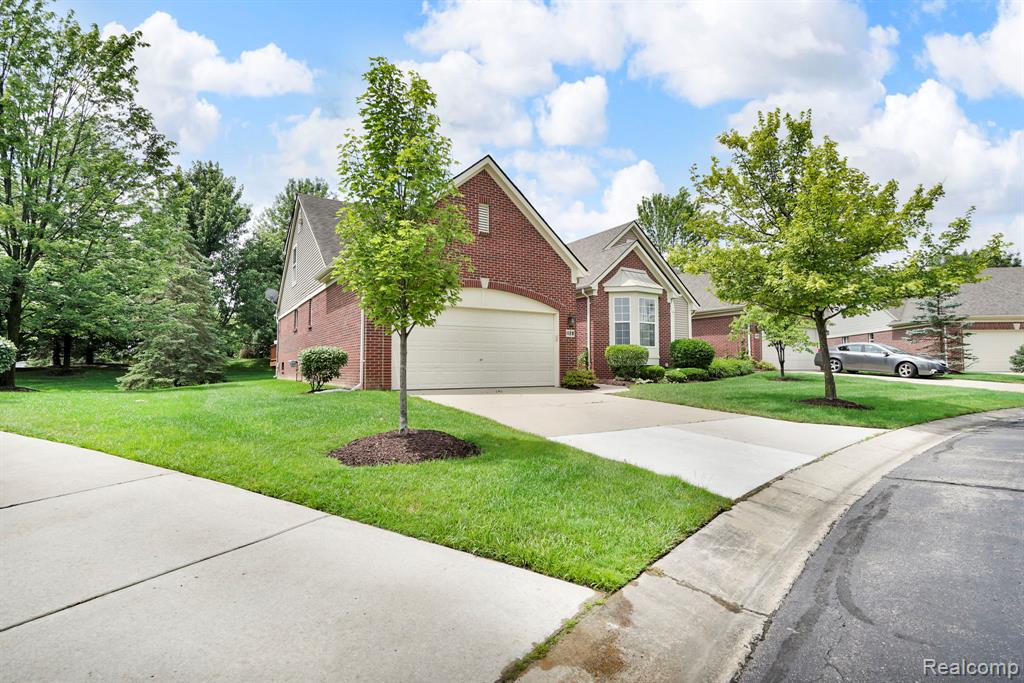 1128 Andover Circle, Commerce Twp, MI 48390 — Photo 2