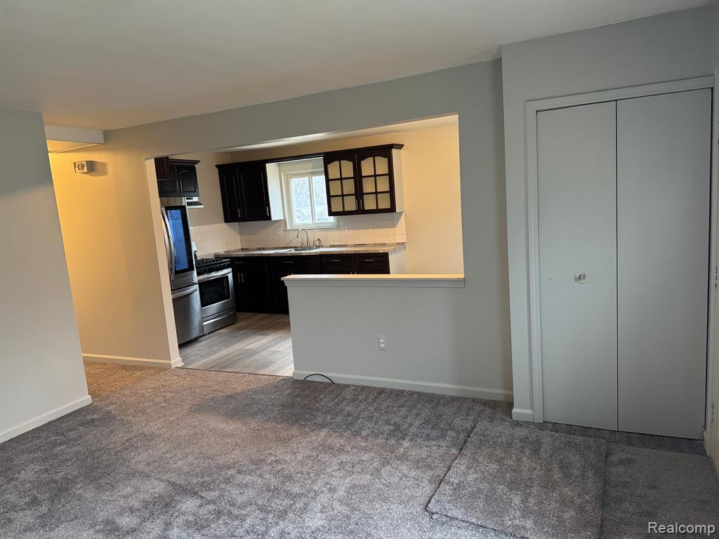 8739 REPUBLIC Avenue, Warren, MI 48089 — Photo 4