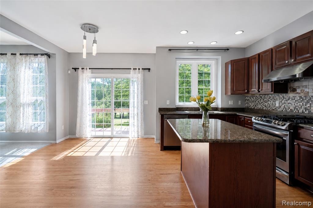 45149 Bartlett Drive, Novi, MI — Photo 17