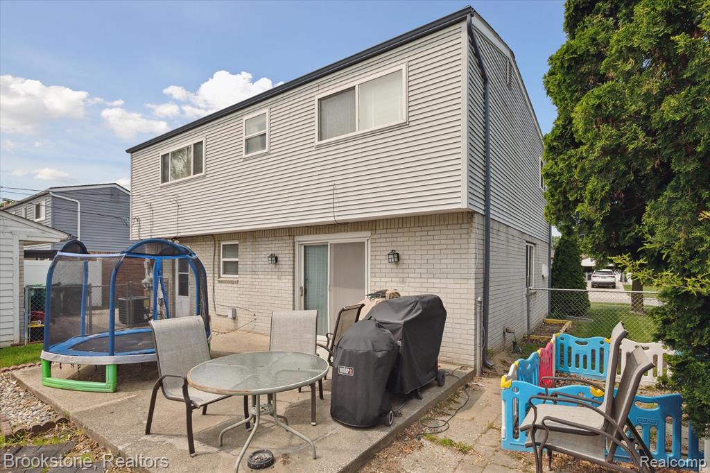 6510 CADILLAC Street, Garden City, MI — Photo 31