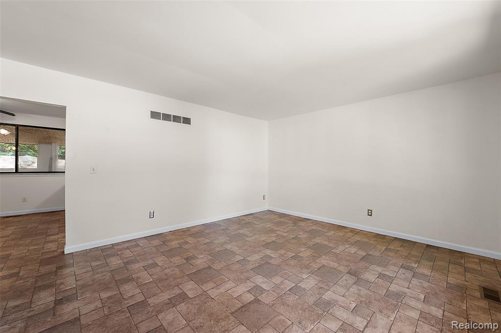 7427 Emerson, Washington, MI — Photo 22