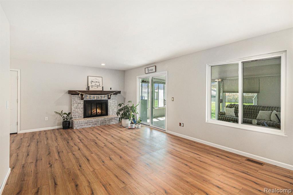 6160 KING ARTHUR Drive, Swartz Creek, MI 48473 — Photo 2