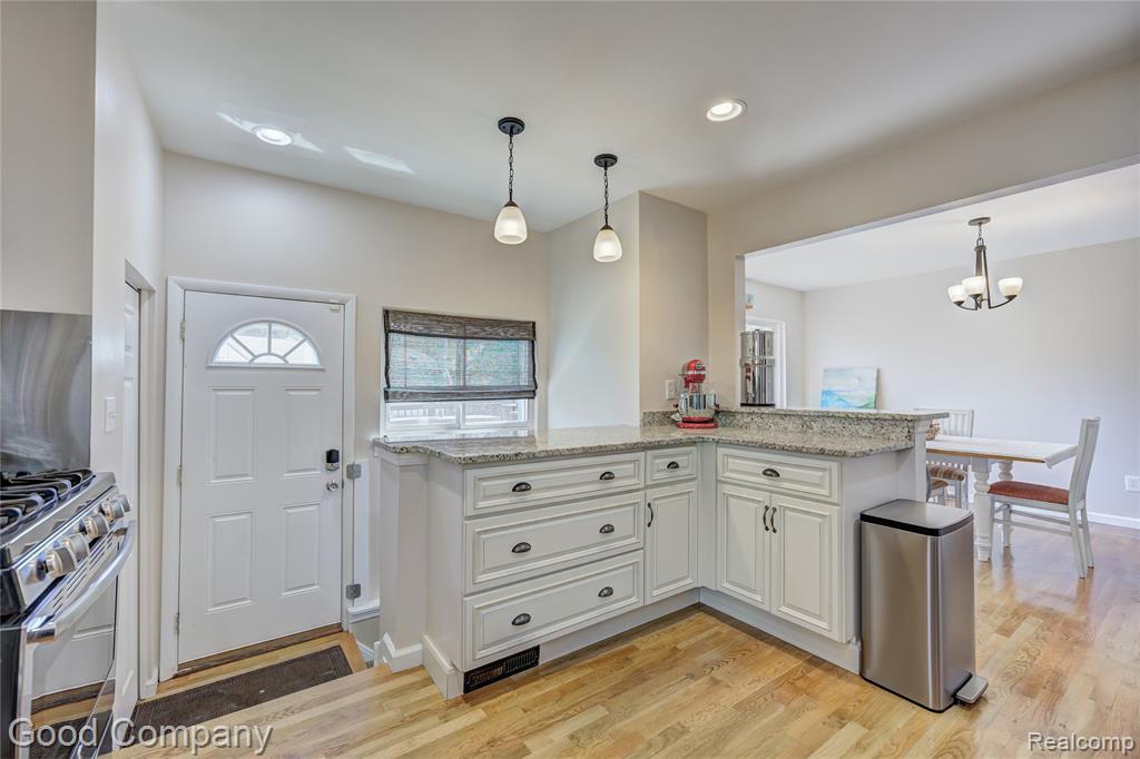 4248 Rosewold Avenue, Royal Oak, MI 48073 — Photo 13