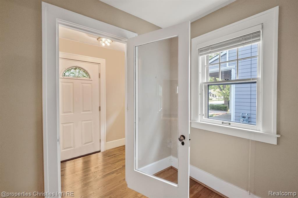 532 Wallace Street, Birmingham, MI 48009 — Photo 5
