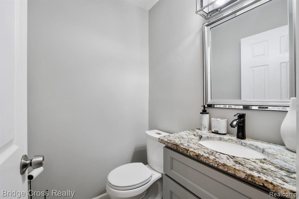 24877 Auburn Lane, Southfield, MI 48033 — Photo 20