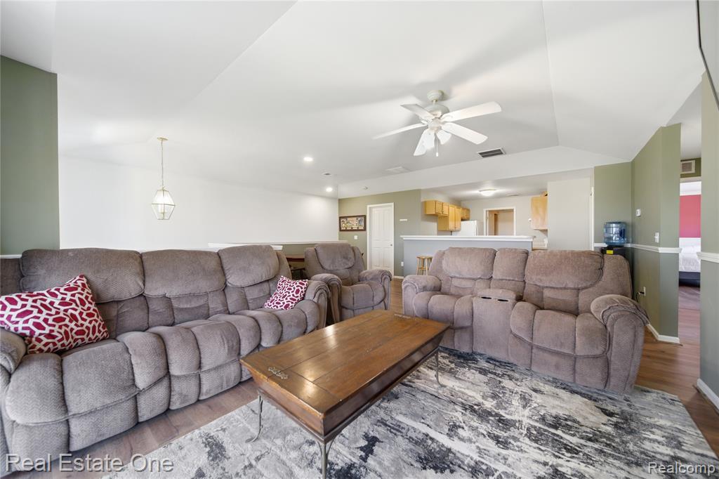 4113 Hampton Ridge Boulevard, Howell, MI 48843 — Photo 6