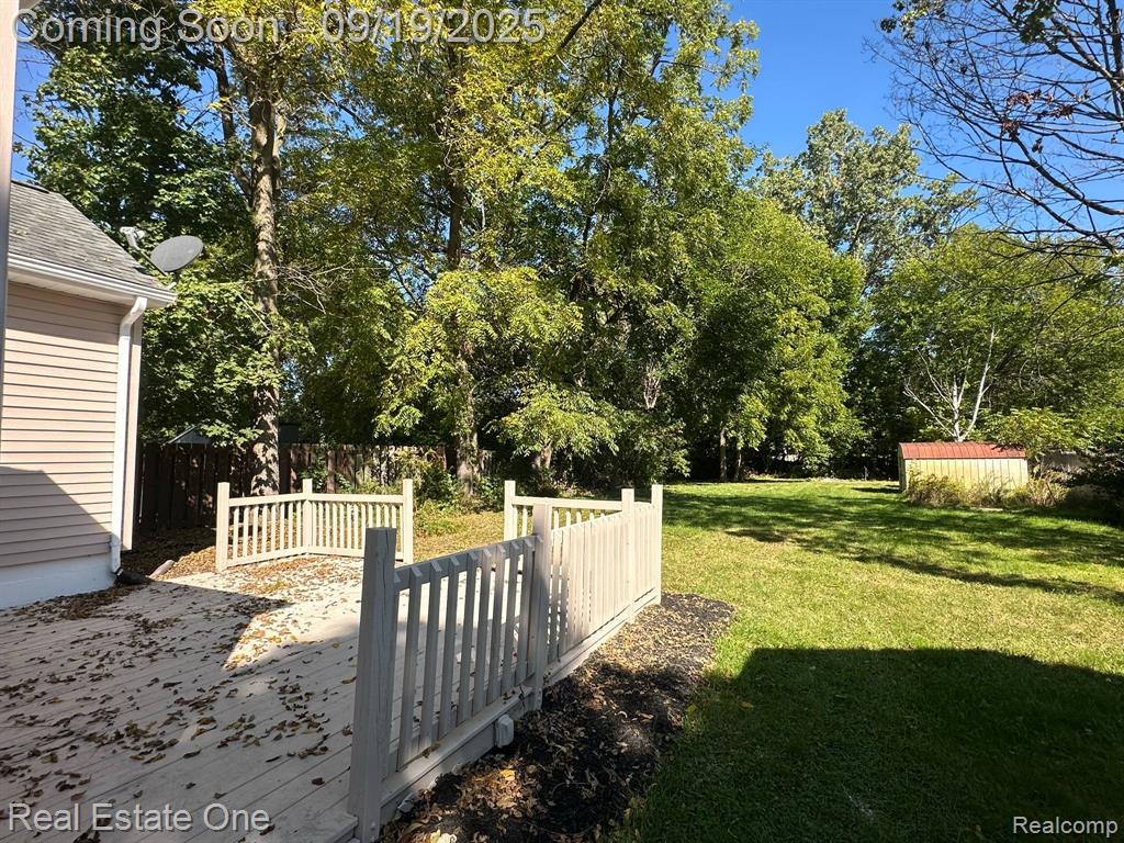 6089 Lapeer Road, Burton, MI 48509 — Photo 24