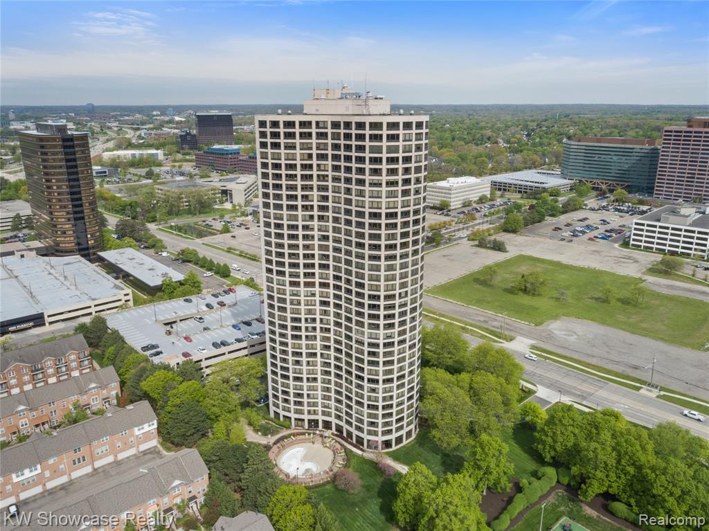 5000 Town Center Center, 703, Southfield, MI 48075 — Photo 2