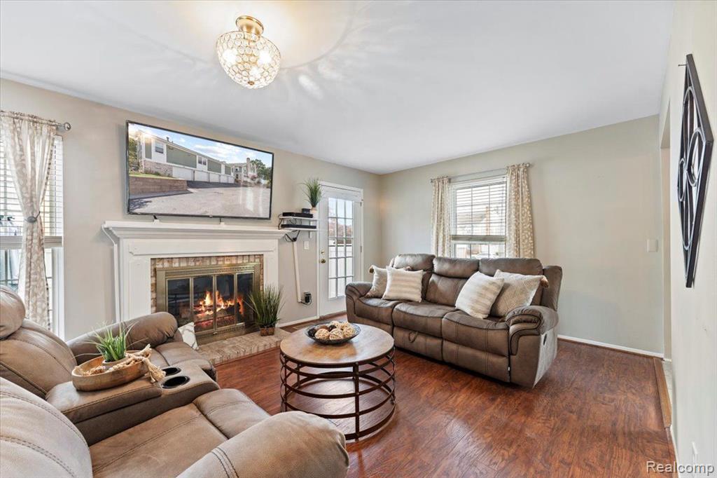 21382 E GLEN HAVEN Circle, Northville, MI 48167 — Photo 8