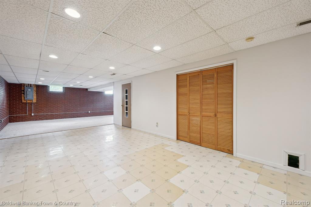 9361 SUMMERLAND Drive, Whitmore Lake, MI 48189 — Photo 23