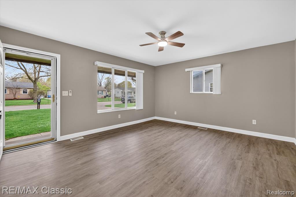 430 Sherwood Court, Holly, MI 48442 — Photo 11
