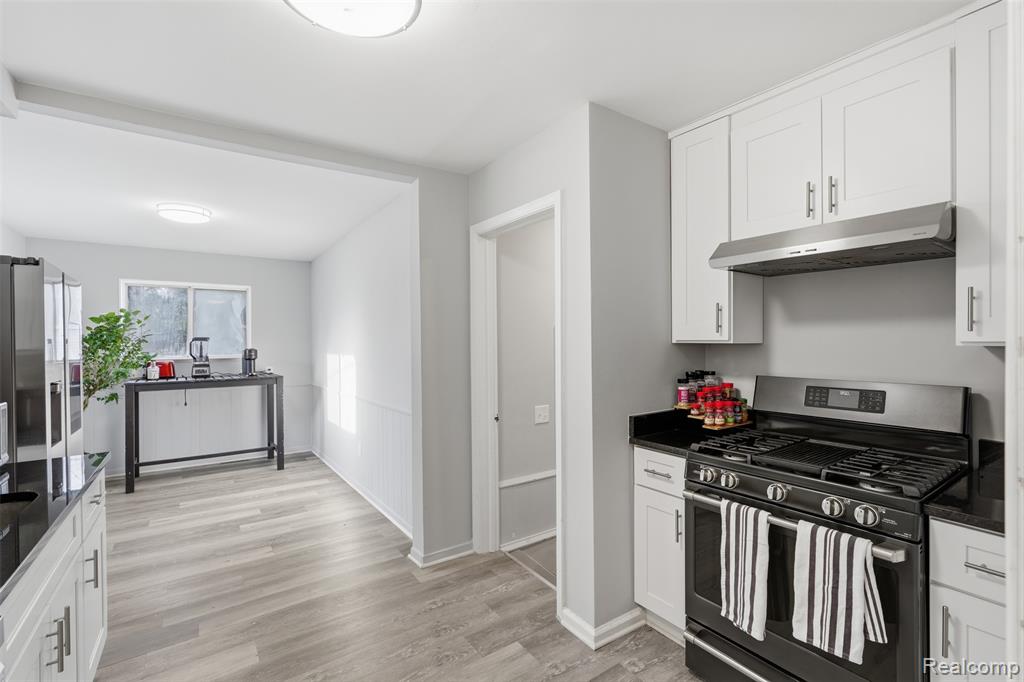 14000 Lincoln Street, Oak Park, MI 48237 — Photo 13