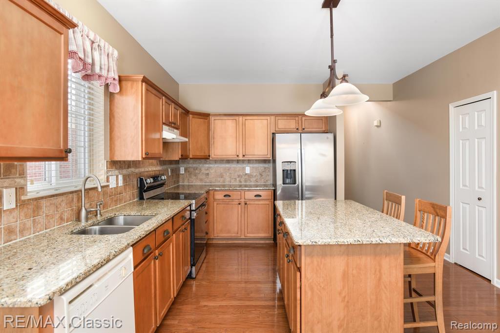 4221 BRIGHTON Lane, Canton, MI 48188 — Photo 11