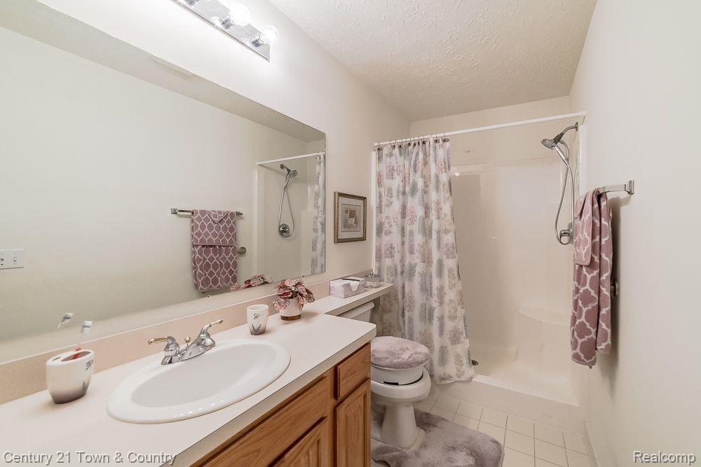 2647 KERRIA Drive, Howell, MI 48855 — Photo 23