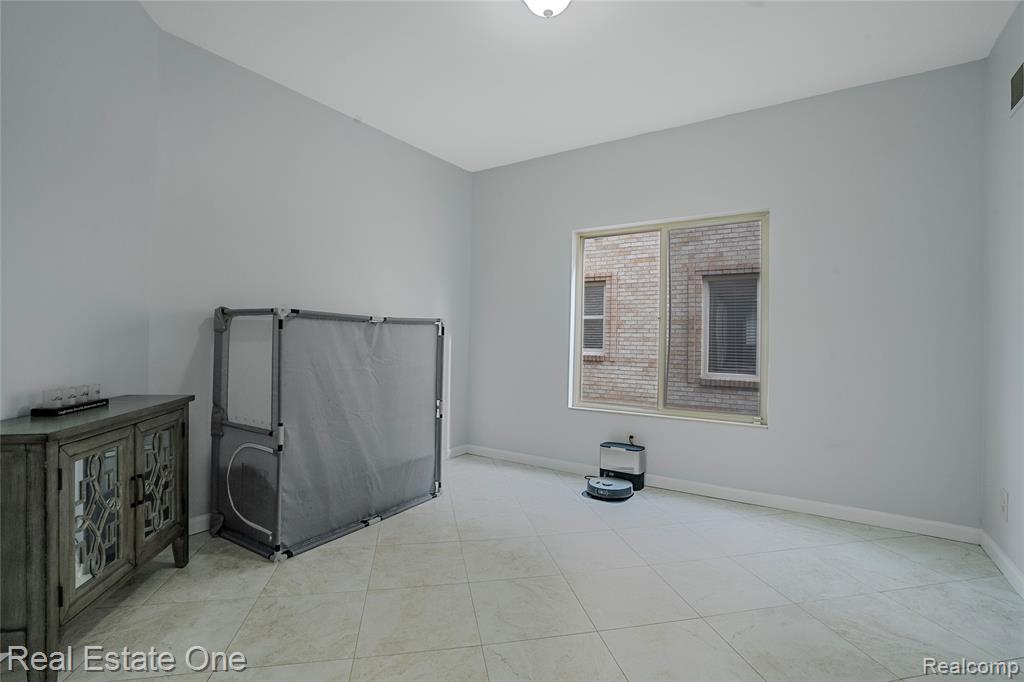 6067 N Vernon Street, Dearborn Heights, MI 48127 — Photo 9
