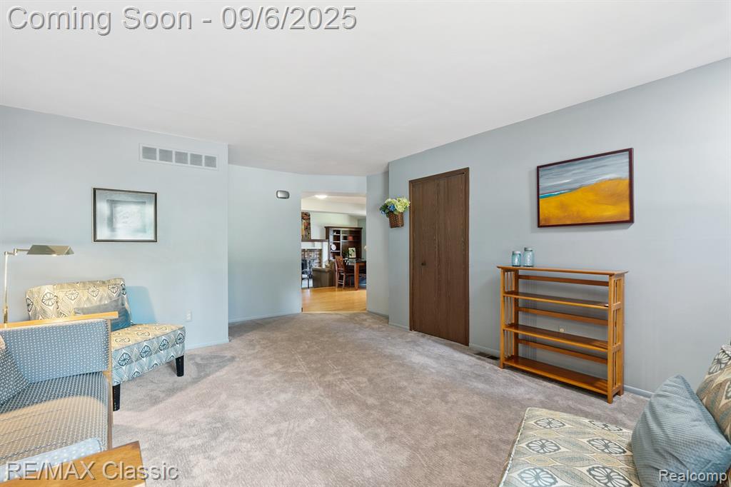 806 Abbey Lane, Milford, MI 48381 — Photo 6