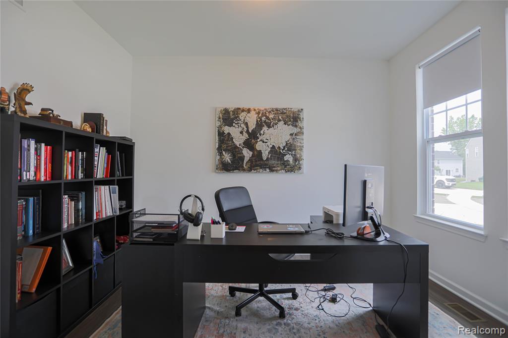 20776 Wexford Drive, Macomb, MI 48044 — Photo 45