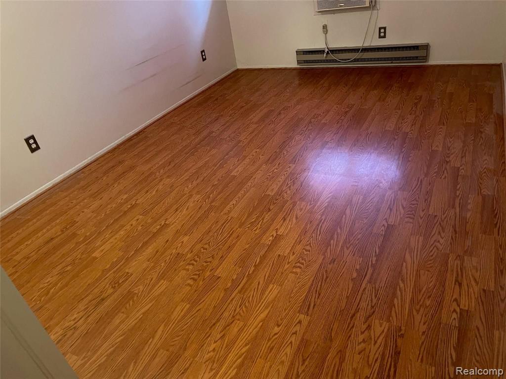 7325 WOODVIEW DR. Unit #4, Westland, MI — Photo 14
