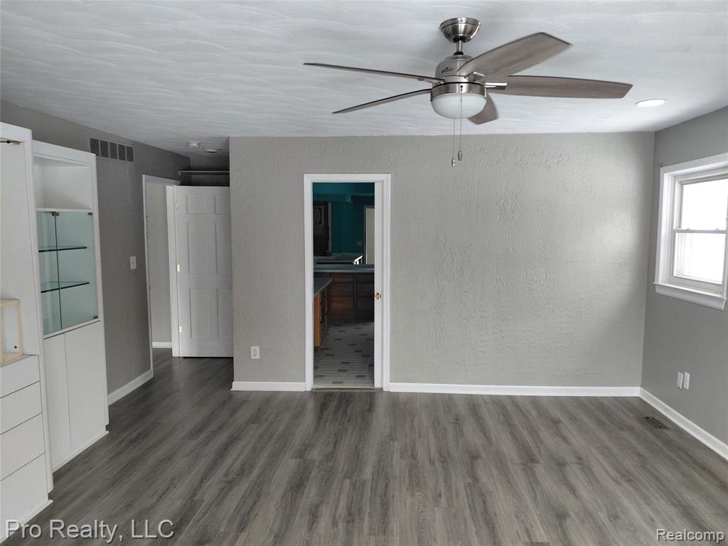 8445 Crestshire Drive, Ypsilanti, MI 48197 — Photo 22