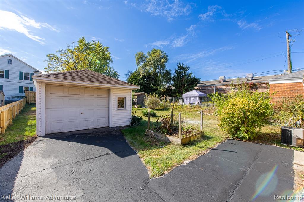 871 Menominee Road, Pontiac, MI 48341 — Photo 44