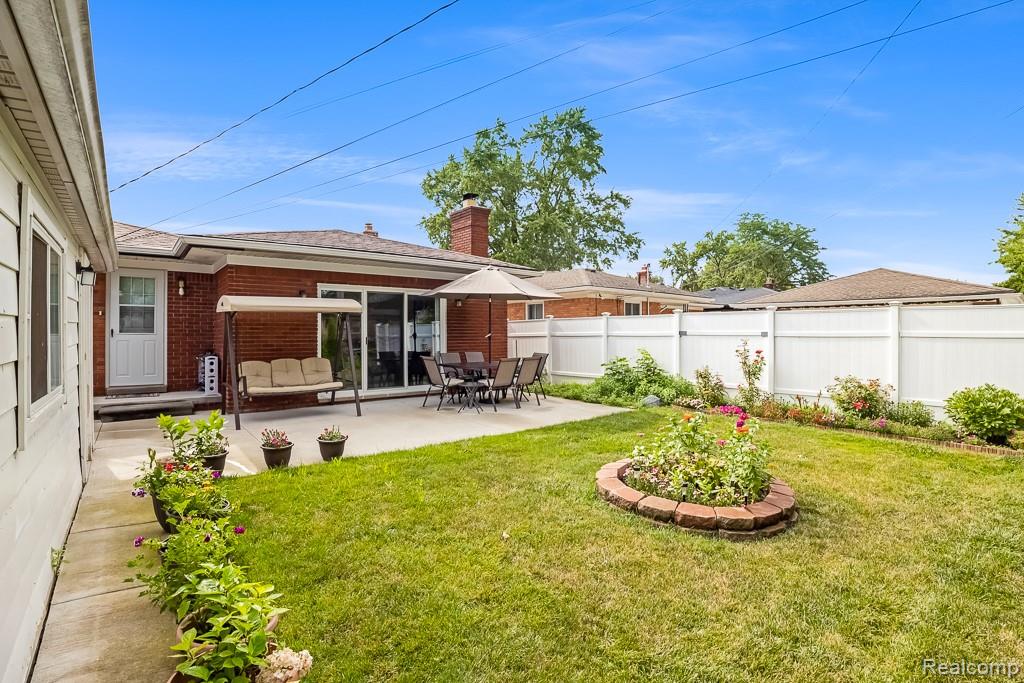 8100 Lochdale Street, Dearborn Heights, MI 48127 — Photo 18