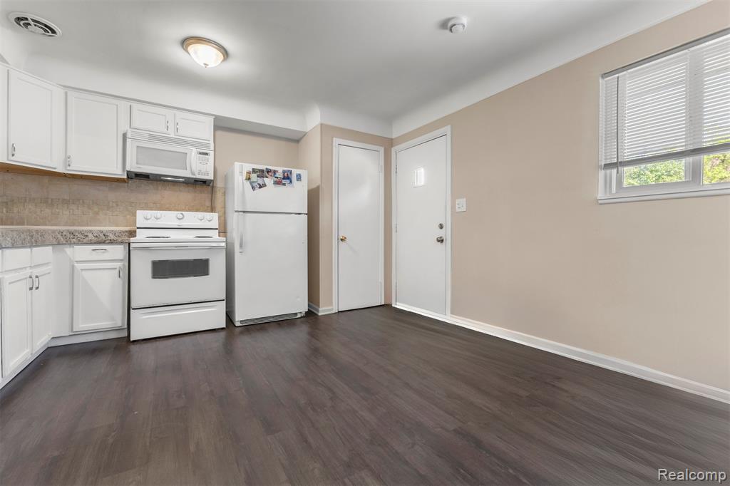 2056 Lafayette Boulevard, Lincoln Park, MI 48146 — Photo 9