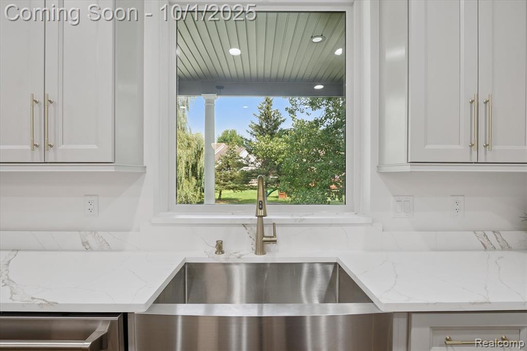 46676 Grand Oak Court, Canton, MI 48187 — Photo 16