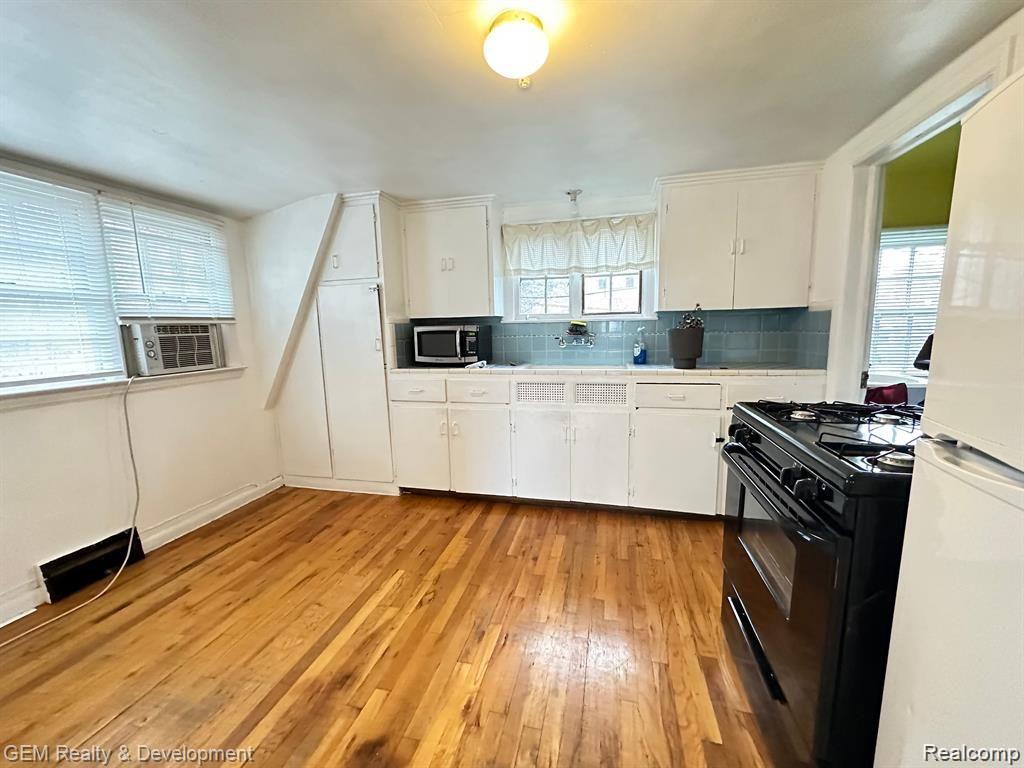 673 S. Main Street, Unit #2 Street, Plymouth, MI 48170 — Photo 4