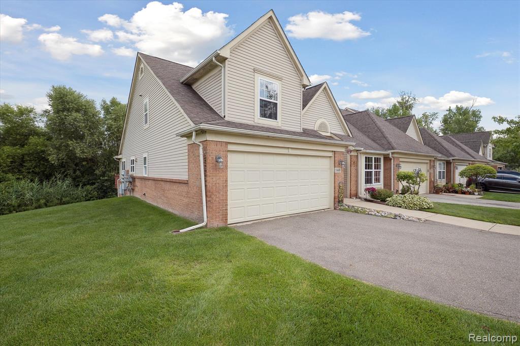 5449 Greenway Drive, Trenton, MI 48183 — Photo 2