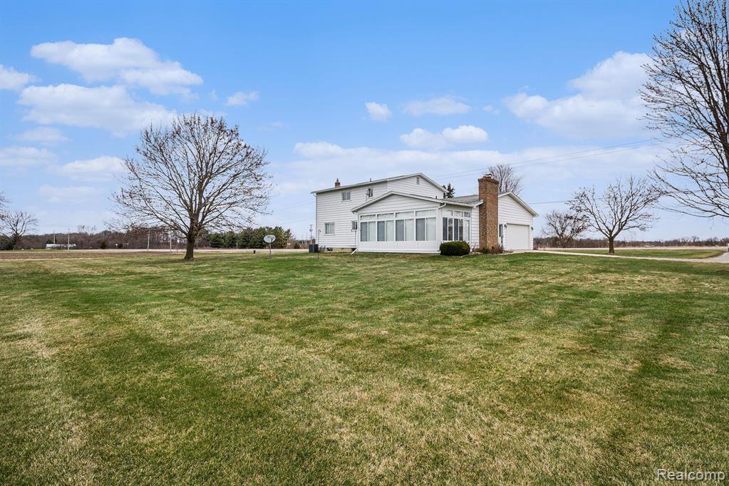 7048 SEYMOUR Road, Swartz Creek, MI 48473 — Photo 24