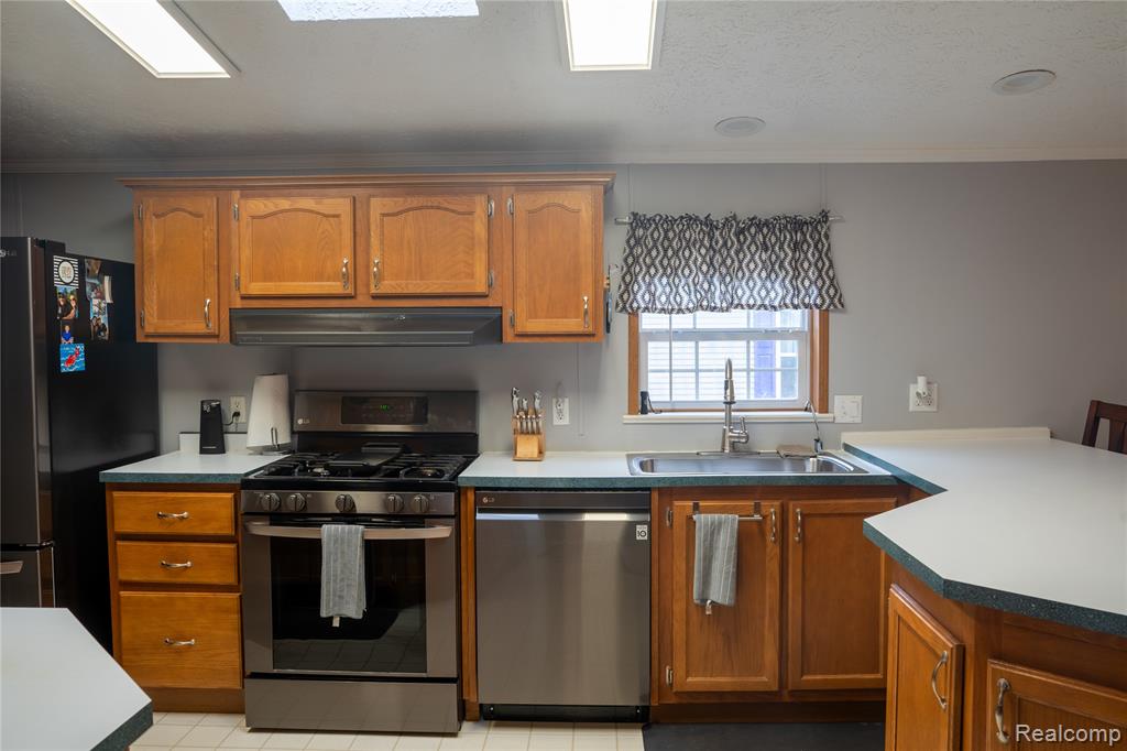 13480 Denver Drive, Hartland, MI 48353 — Photo 10