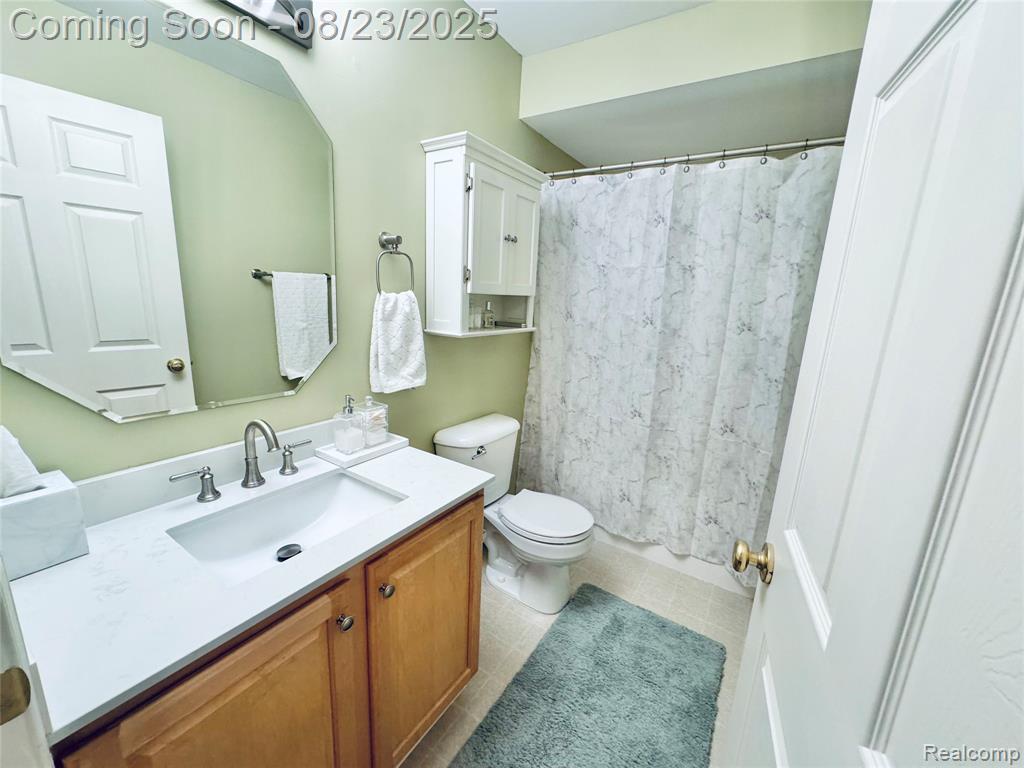 16976 Farmington Rd Road, 19, Livonia, MI 48154 — Photo 14