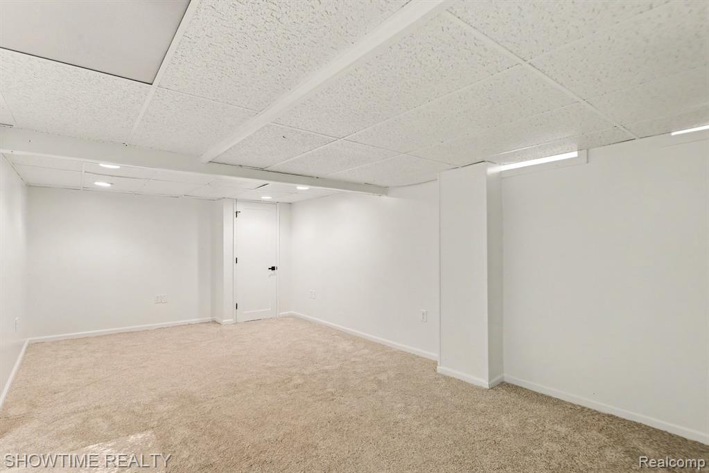 47726 Lexington Drive, Macomb, MI 48044 — Photo 24