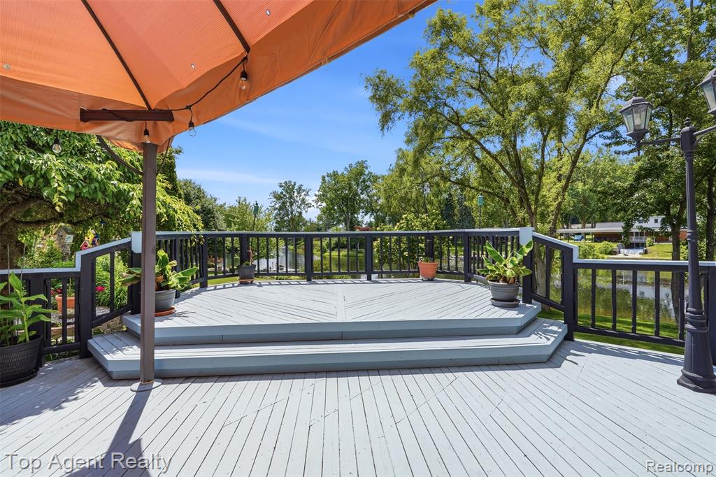 52825 Seven Oaks Drive, Utica, MI 48316 — Photo 35