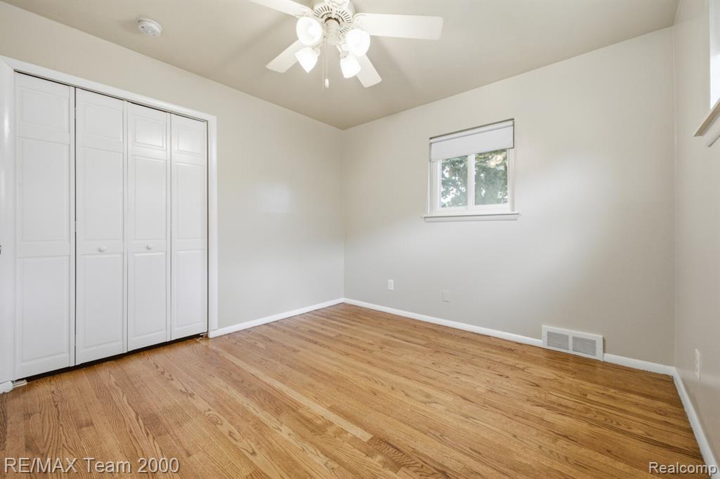 8512 Norborne Avenue, Dearborn Heights, MI 48127 — Photo 14