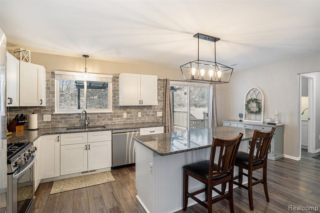 9447 APPLE Court, Fenton, MI 48430 — Photo 8