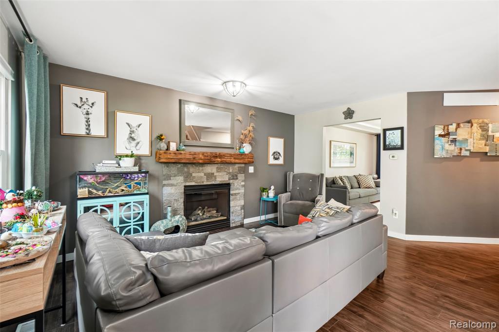 696 Vincent Street, Pinckney, MI 48169 — Photo 9