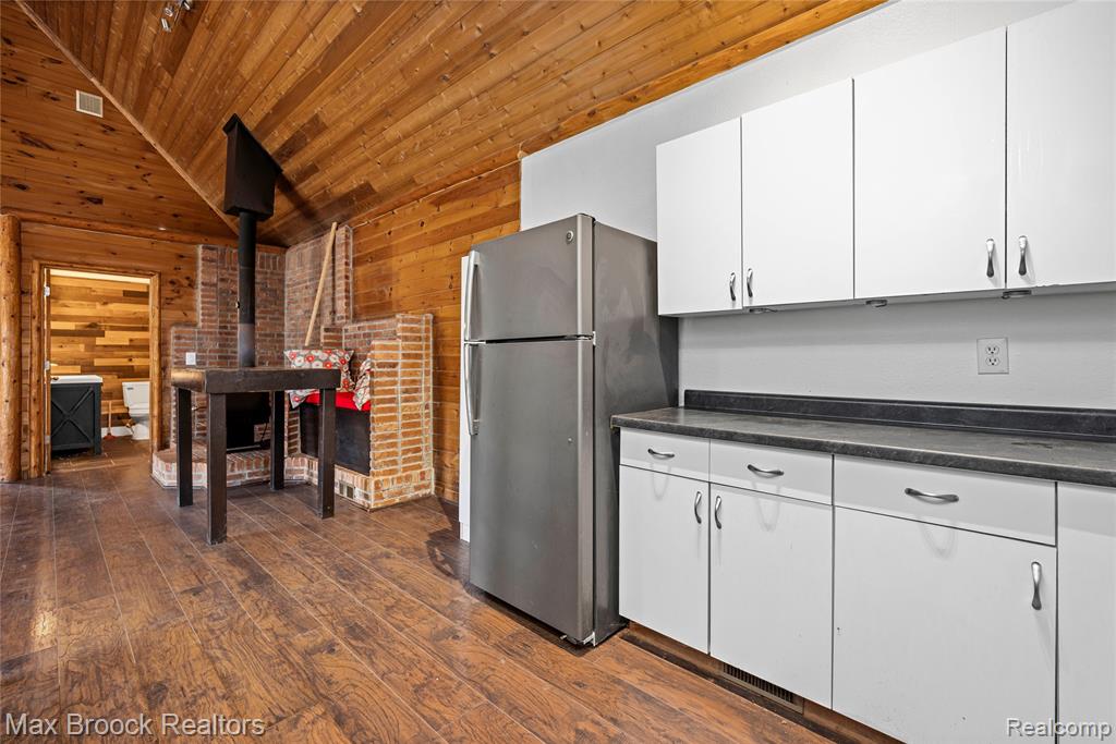 5186 Pinckney Road, Howell, MI 48843 — Photo 13
