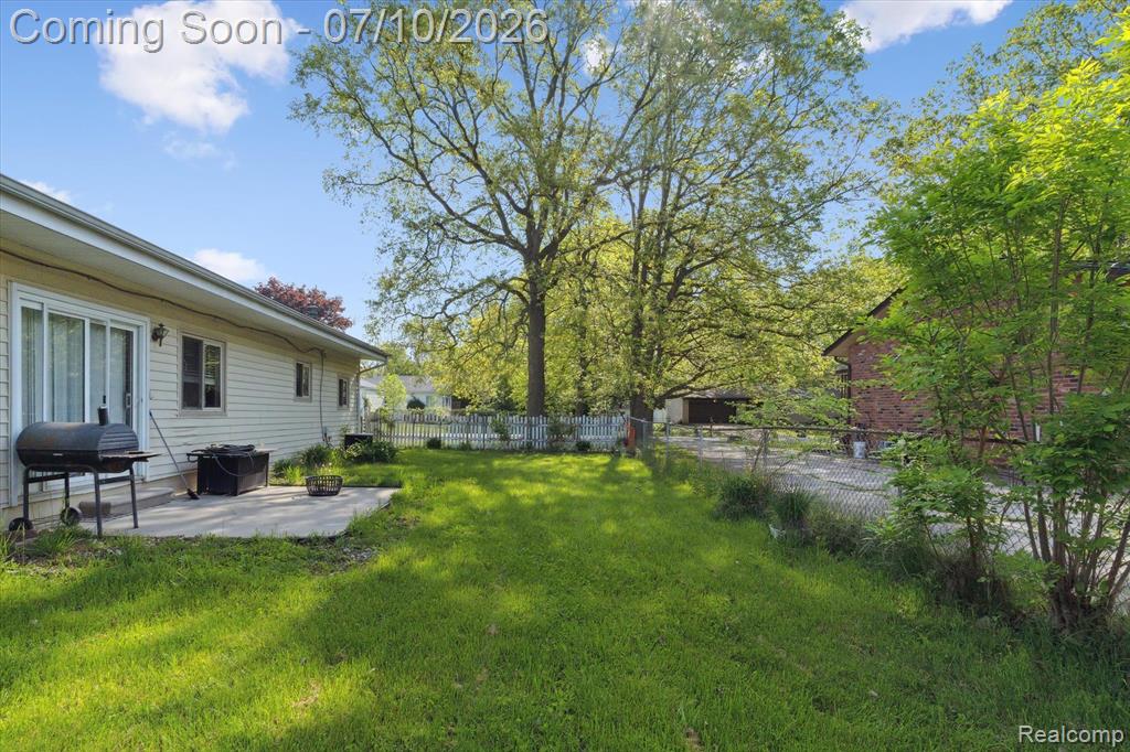 500 TROMBLEY Drive, Troy, MI 48083 — Photo 31
