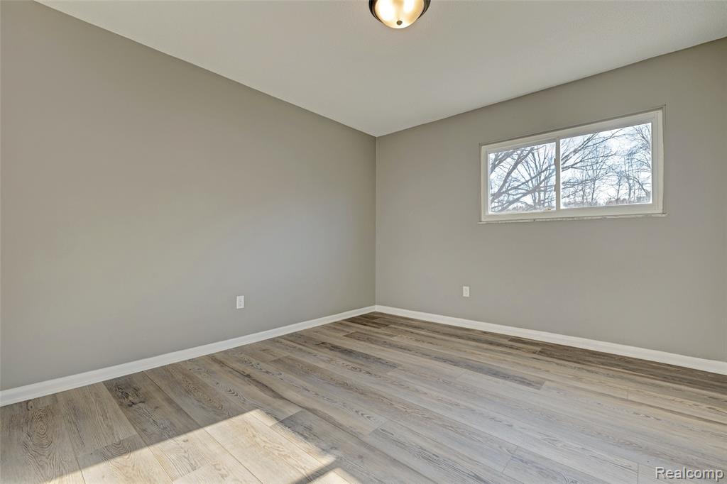 3092 Groveland Road, Ortonville, MI 48462 — Photo 27
