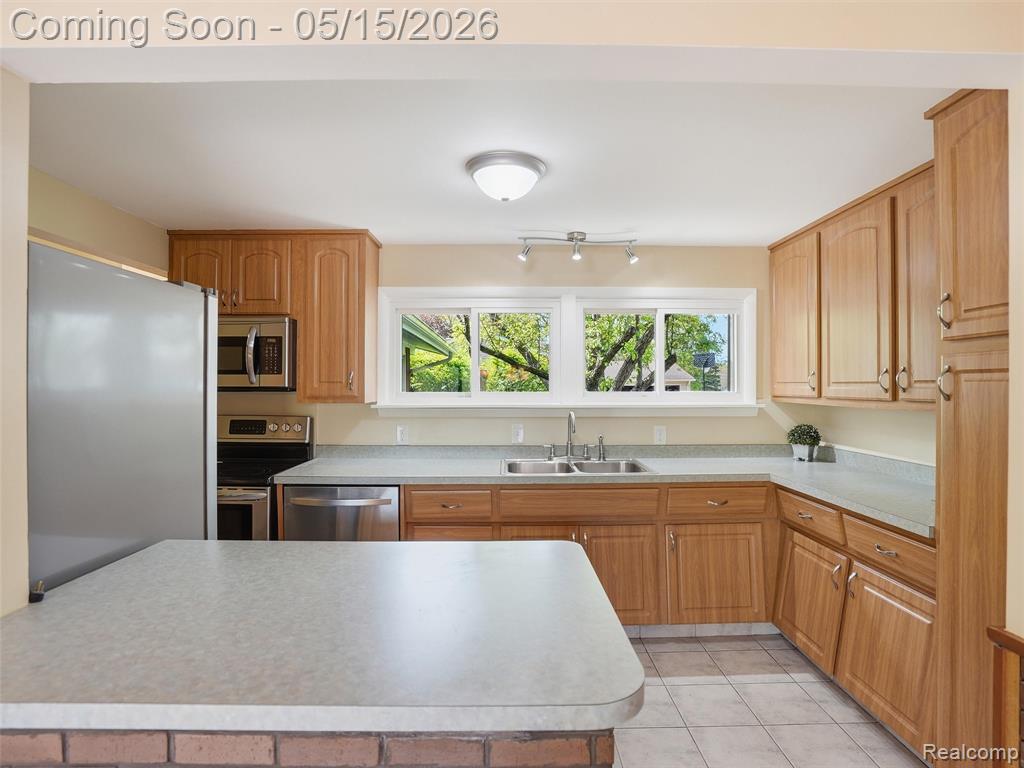 8645 Fieldcrest Drive, Brighton, MI 48116 — Photo 9