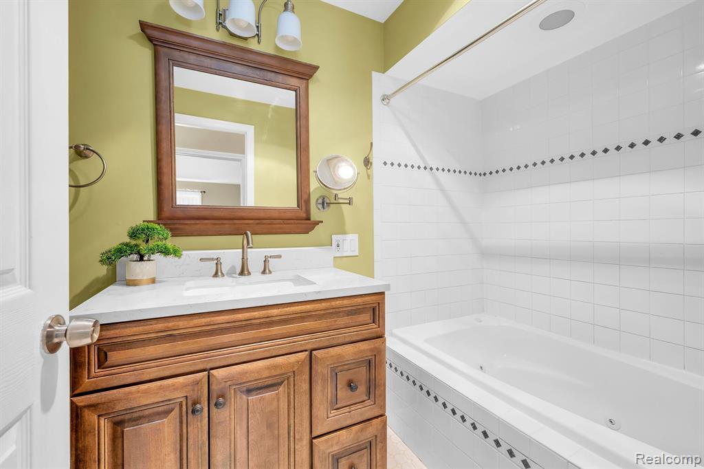 4953 CLINTONVILLE Road, Clarkston, MI — Photo 18