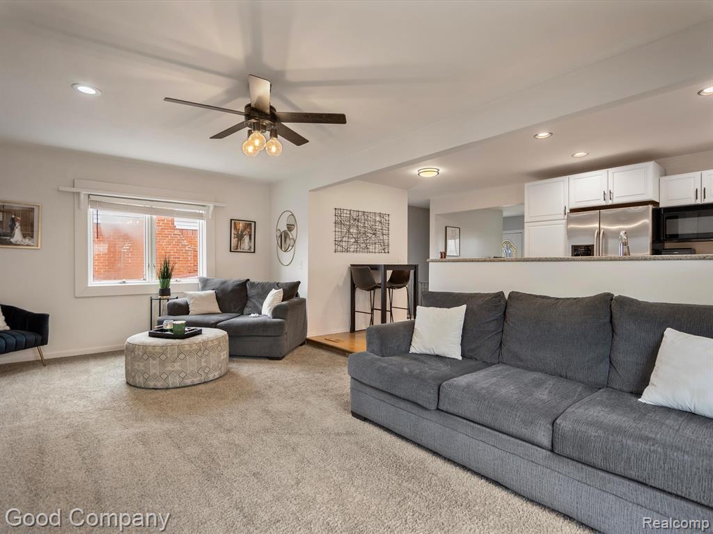 833 TANGLEWOOD Drive, Madison Heights, MI 48071 — Photo 7