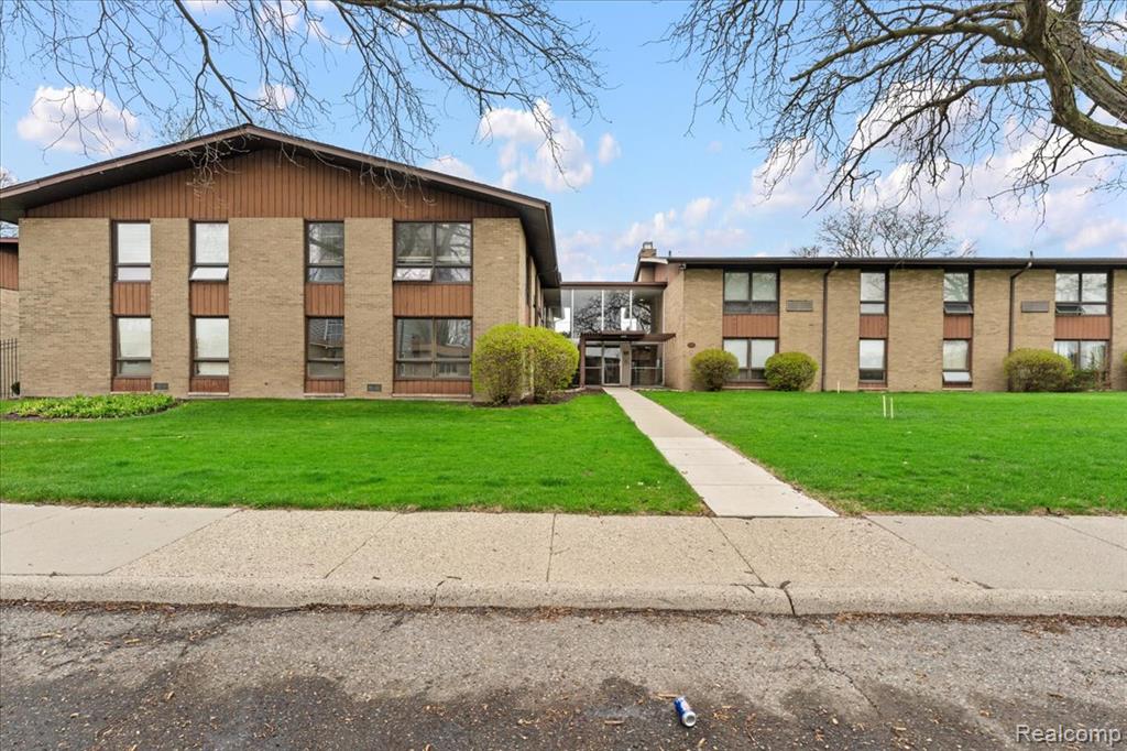 1545 CHERBONEAU, Detroit, MI 48207 — Photo 7
