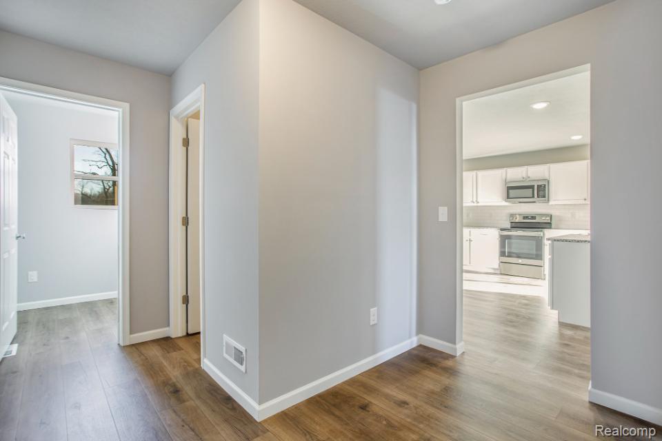 508 Emerald Glen Drive, Manchester, MI 48158 — Photo 6