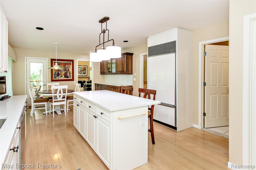 6524 Pleasant Lake Court, West Bloomfield, MI — Photo 21