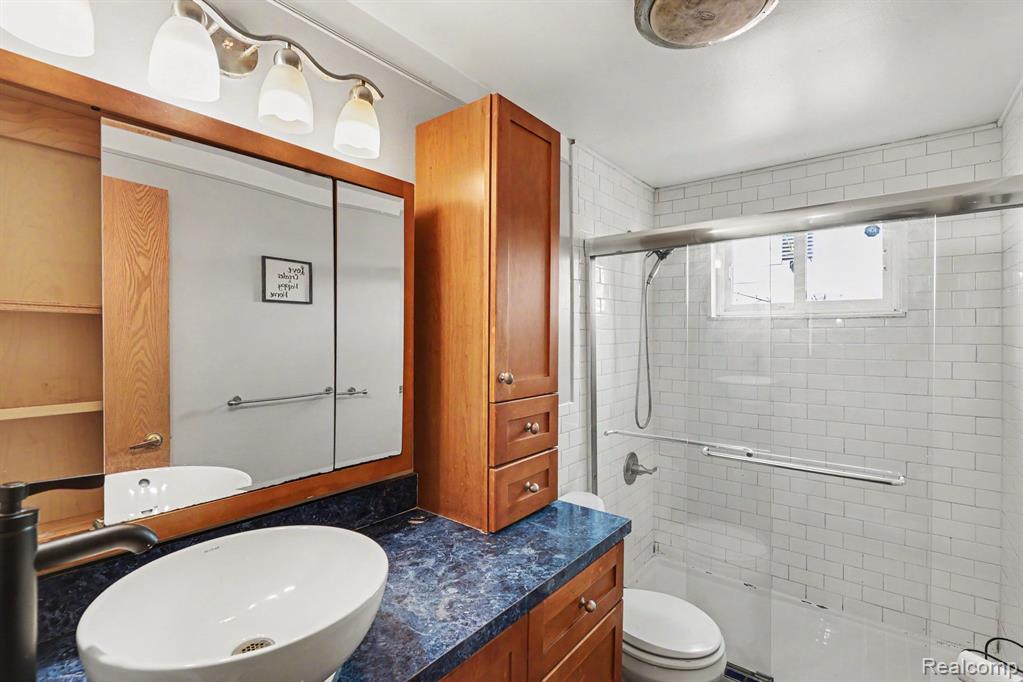 8532 Alwardt Drive, Sterling Heights, MI 48313 — Photo 12