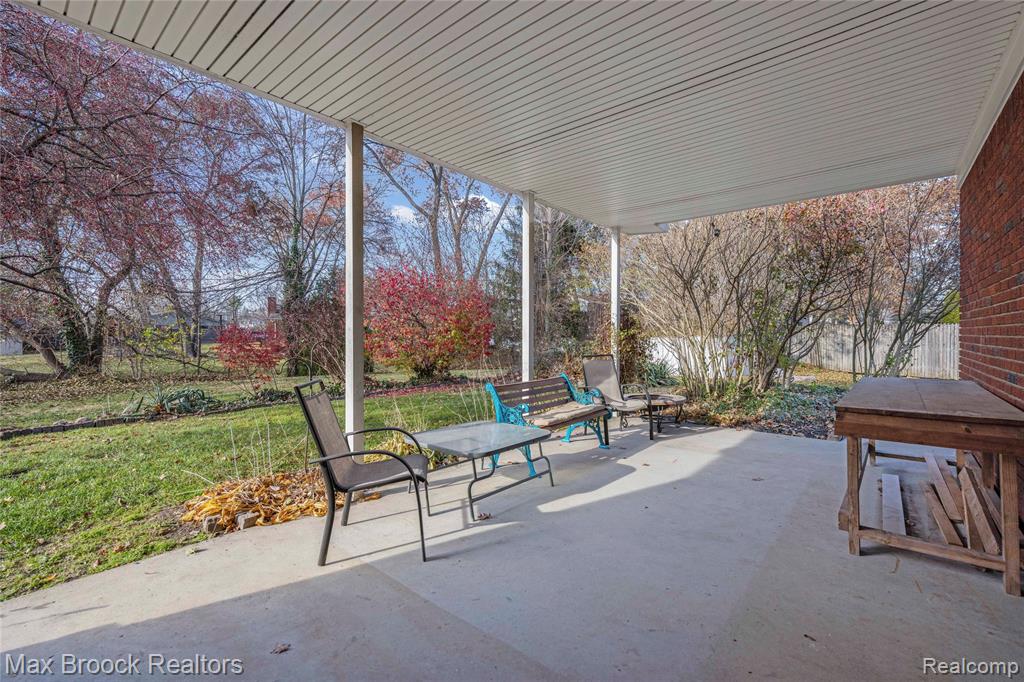 6335 Thorneycroft Drive, Shelby Twp, MI 48316 — Photo 35