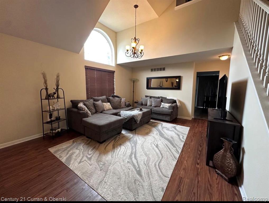 183 Legacy Park Circle, Dearborn Heights, MI 48127 — Photo 3