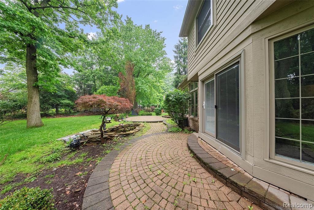 8487 Sherwood Drive, Grosse Ile, MI 48138 — Photo 45